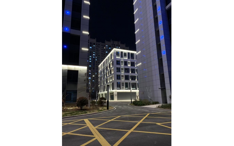山東鐵信建設(shè)集團之臘山河西路4#地塊樓體夜景亮化工程